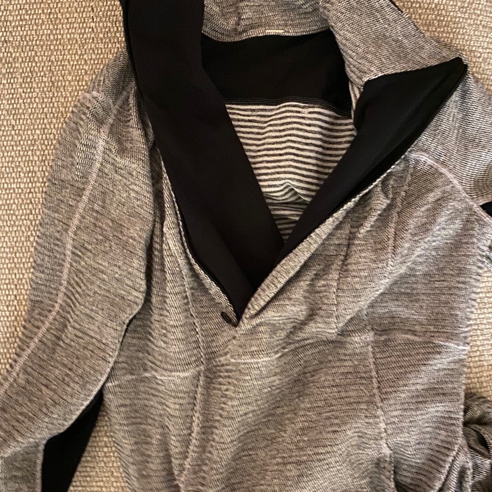 Lululemon half zip with pockets